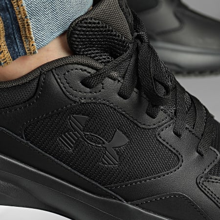 Under Armour - Baskets UA Charged Edge 3026727 Black