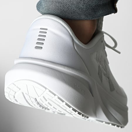 Under Armour - Baskets Velociti Pace 6009107 White