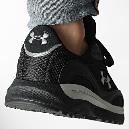 Under Armour - Baskets Tech Runner 6011293 Black Grey