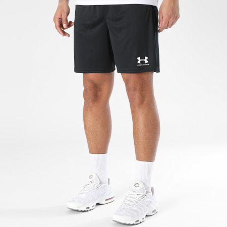 Under Armour - Ensemble Tee Shirt Et Short Jogging Challenger 1326799 1372691 Blanc Noir