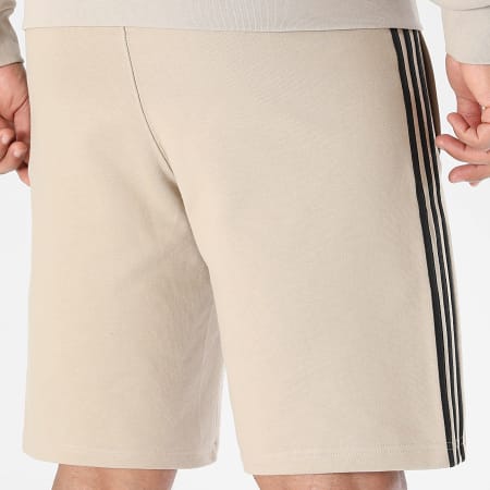 Adidas Originals - Short Jogging A Bandes 3 Stripes KE6681 Beige Noir