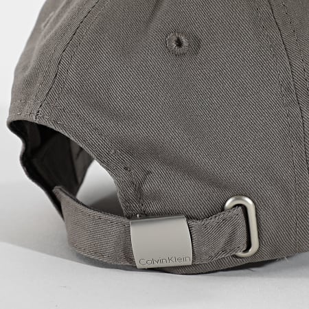 Calvin Klein - Casquette Mono Logo Embroidery 5004 Gris Anthracite