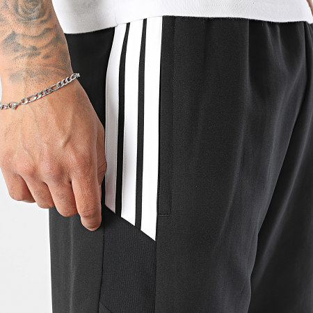Adidas Sportswear - Short Jogging A Bandes Tiro 26 Essentials KC9690 Noir