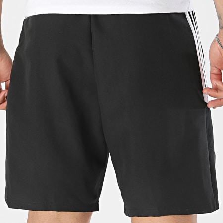 Adidas Sportswear - Short Jogging A Bandes Tiro 26 Essentials KC9690 Noir
