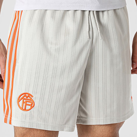 Adidas Originals - Short Jogging A Bandes FC Bayern Munich JZ2734 Beige Orange