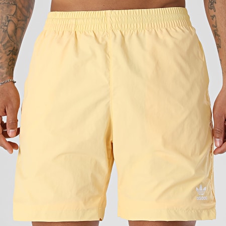 Adidas Originals - Short De Bain Essential Woven KE1164 Jaune