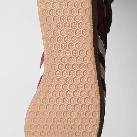 Adidas Originals - Baskets Gazelle KK2637 Maroon Cream White Gum 4