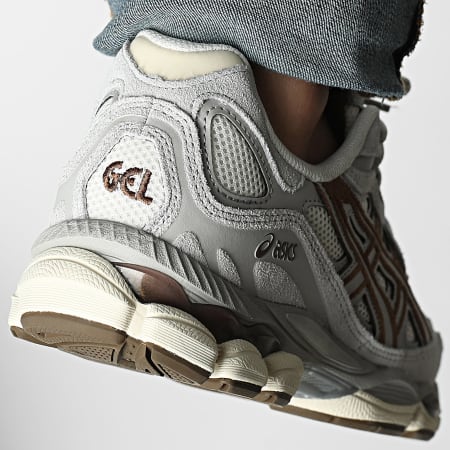 Asics - Zapatillas Gel NYC 1203A383 Crema Cemento Gris