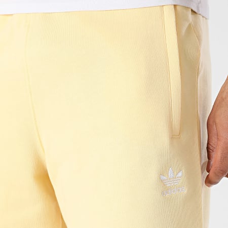Adidas Originals - Short Jogging Essential KE1163 Jaune