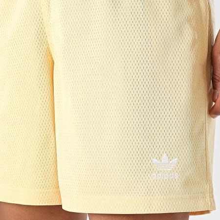 Adidas Originals - Short Jogging Essentials KC7902 Jaune