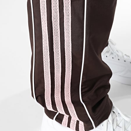 Adidas Originals - Pantalon Jogging A Bandes Half Stripes KC6441 Marron