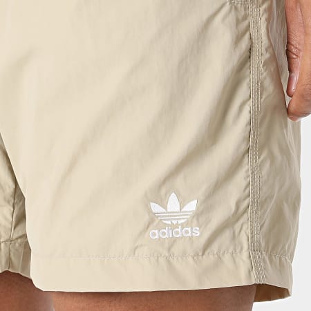 Adidas Originals - Short Jogging Essential KE1188 Beige
