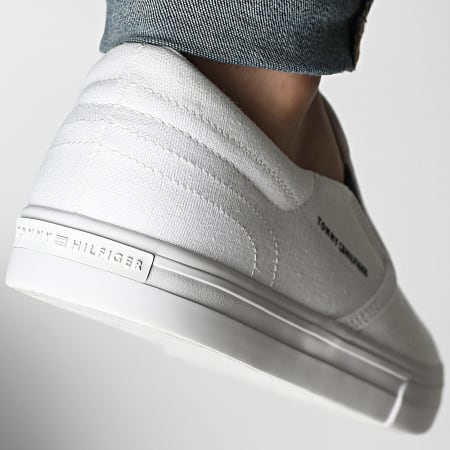 Tommy Hilfiger - Chaussures Vulc Core Slip On 5689 White
