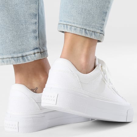 Tommy Hilfiger - Baskets Femme Foxing Platform Canvas 9480 White