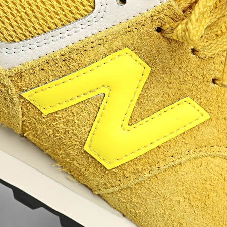 New Balance Baskets 574 U5749BU Darker Kelly Green new-balance-baskets-574-u5749bu-darker-kelly-green