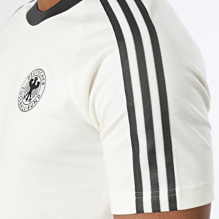 Adidas Originals - Tee Shirt 3 Stripes Allemagne Originals KG5098 Beige Clair
