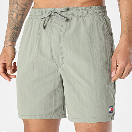 Tommy Jeans - Short Jogging Nylon Club 2824 Vert Kaki Clair