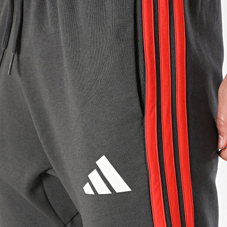 Adidas Sportswear - Pantalon Jogging A Bandes Audi Revolut F1 KE6783 Gris Anthracite