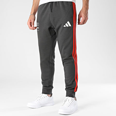 Adidas Sportswear - Pantalon Jogging A Bandes Audi Revolut F1 KE6783 Gris Anthracite