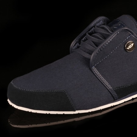 Vo7 shark black top