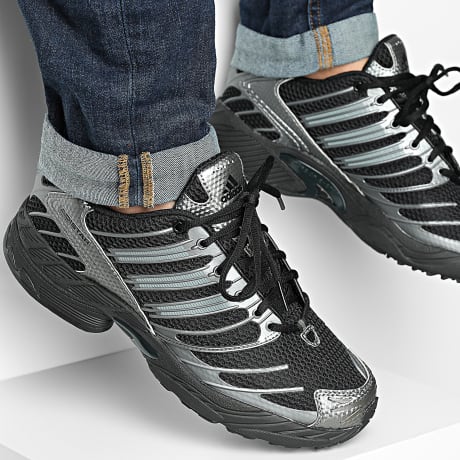 Adidas Originals - Baskets Adistar Control 3 HQ2665 Core Black Iron Metallic Footwear White