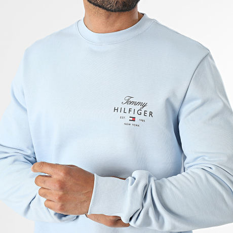 Tommy Hilfiger - Sweat Crewneck Script Stack 3218 Bleu Clair