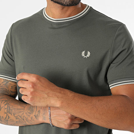 Fred Perry - Tee Shirt Twin Tipped M1588V Vert Kaki Foncé