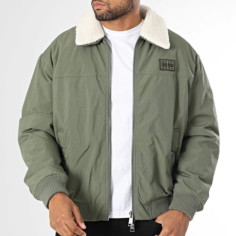 Tommy Jeans - Casaco Zíper com Gola Mouton Flag Aviation 3499 Verde Caqui