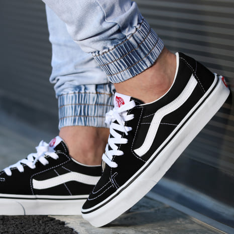 Vans - Sk8-Low A4UUK6BT1 Black True White sneakers - Ryses