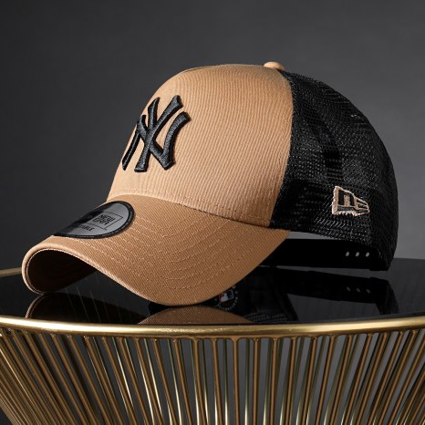 New Era - Casquette Trucker Essential AF NY New York Yankees 12589246 Camel Noir