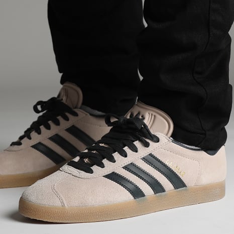 Adidas Originals - Baskets Gazelle IG6199 Wonder Taupe Night Indigo Gum3