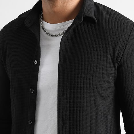 LBO - 1750 Conjunto de camisa y pantalón negro texturizado de pata ancha