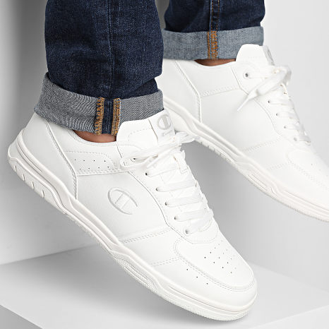 Champion - Cly 400 S22402 Driedubbel witte sneakers