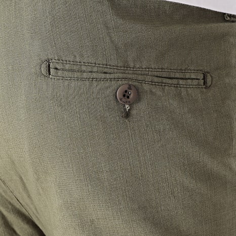 Fins de Séries - 463 Pantalones cortos chinos de lino verde caqui