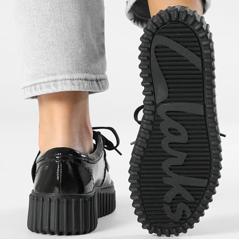 Clarks - Chaussures Femme Torhill Bee Black Patent