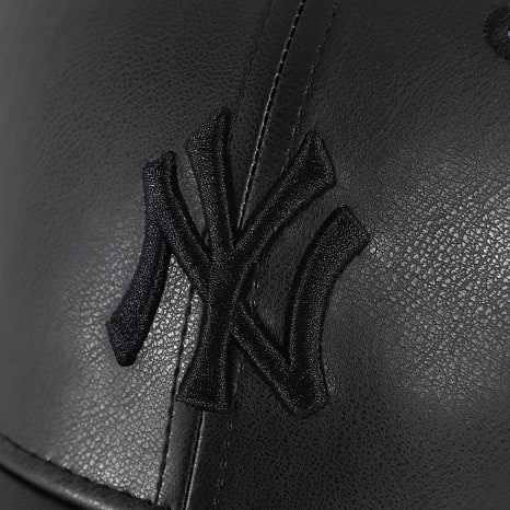 New Era - Casquette Simili Cuir 9Forty MC NY 60759034 Noir