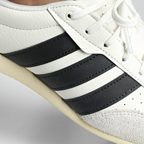 Adidas Sportswear - Baskets Barreda Lo JR4618 Core White Core Black Warm Vanilla