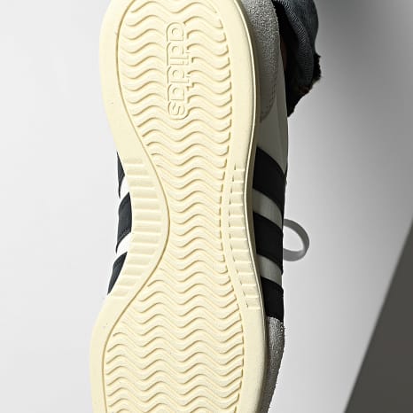 Adidas Sportswear - Baskets Barreda Lo JR4618 Core White Core Black Warm Vanilla