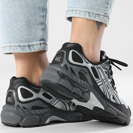 Asics - Sneaker Woman Gel NYC GS 1204A191 Black Carrier Grey - Ryses