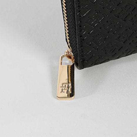 Tommy Hilfiger - Women's Icon Large Wallet 8482 Black