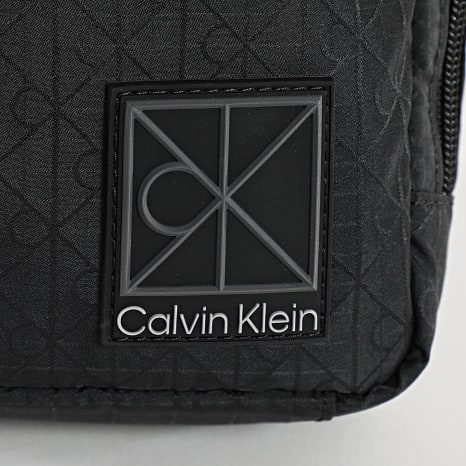 Calvin Klein - Bolso Utility Emblem Reporter D3303G Negro
