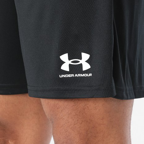 Under Armour - Pantalón corto de chándal Challenger 1372691 Negro