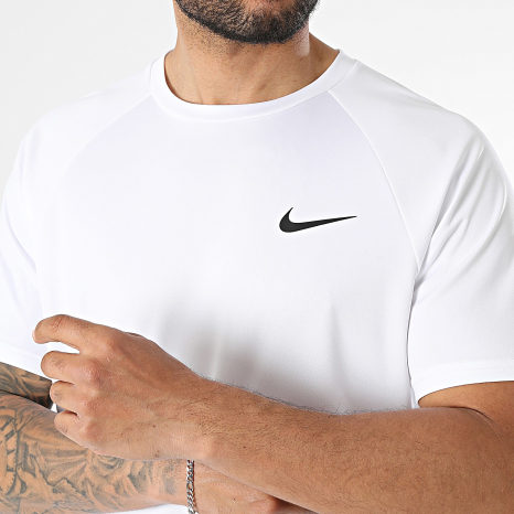 Nike - Ensemble Tee Shirt Et Short De Bain Nessa 586 560 Noir Blanc