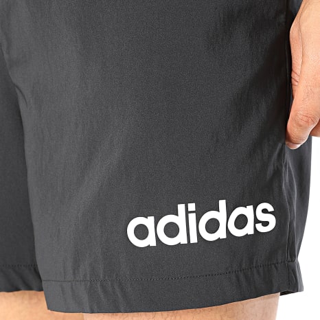 Adidas Sportswear - Short Jogging Essentials Linear Chelsea JE9016 Noir