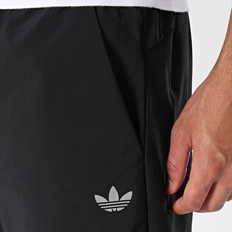 Adidas Originals - Short Jogging Tech Trefoil Essentials KH3041 Noir