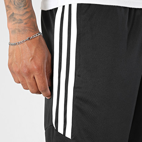 Adidas Sportswear - Short Jogging A Bandes Tiro26L JY9719 Noir Blanc