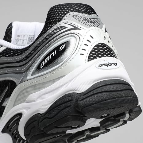 Saucony - Baskets Progrid Omni 9 Black White