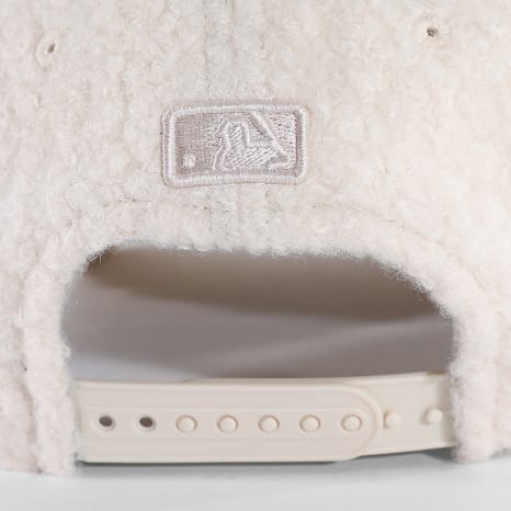 New Era - Casquette Femme M-Crown Winter Borg 9Forty LA Los Angeles Dodgers 60915791 Beige