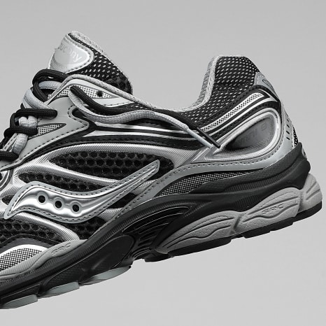 Saucony - Baskets Progrid Omni 9 Black Silver x SUPERLACED